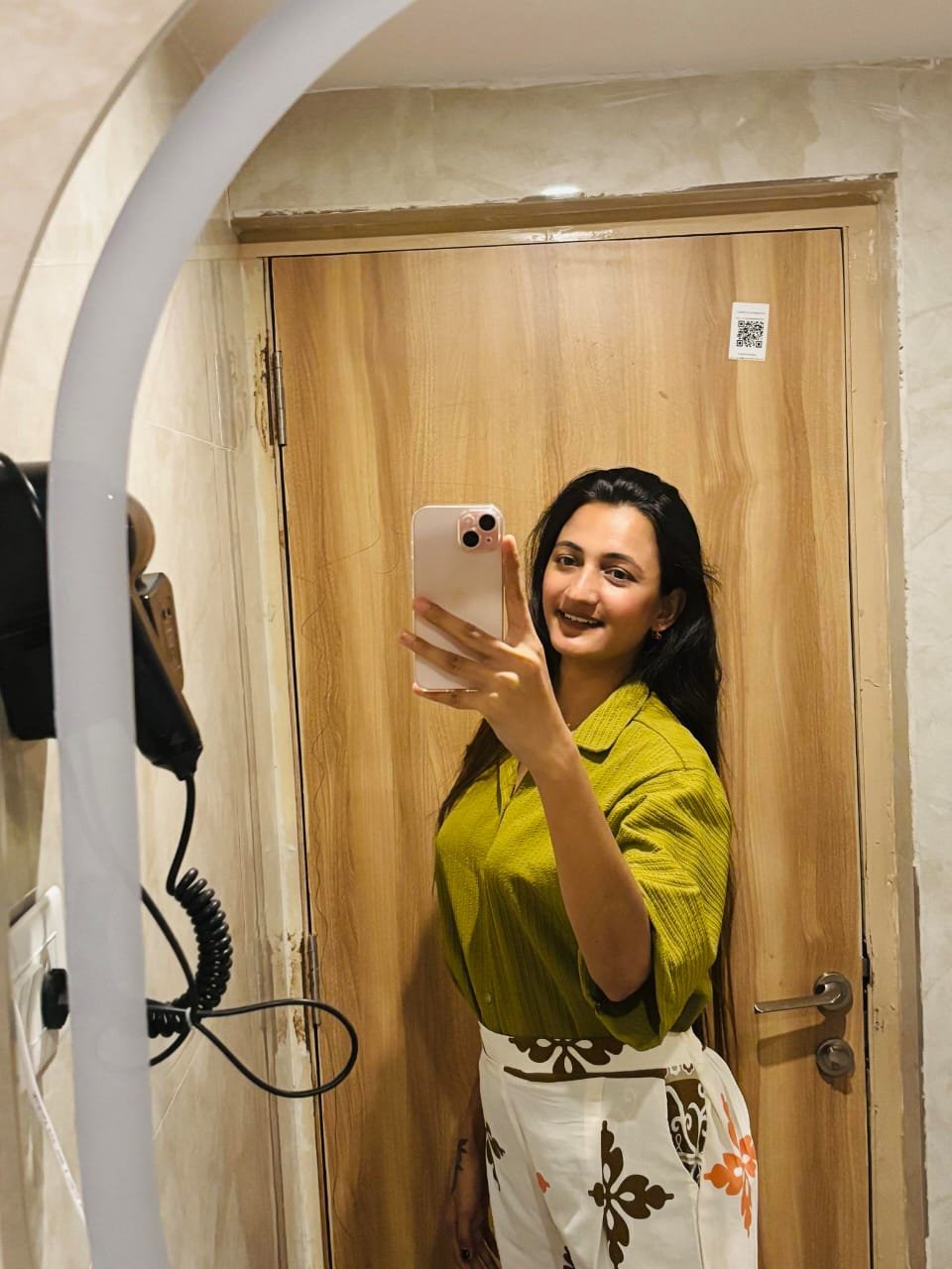 Nandini-housewife-bangalore-Photo 1 of 5